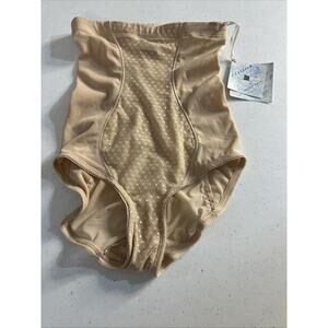 Eileen West NWT Body Shaper Shapewear Women's slimming Small Nude control